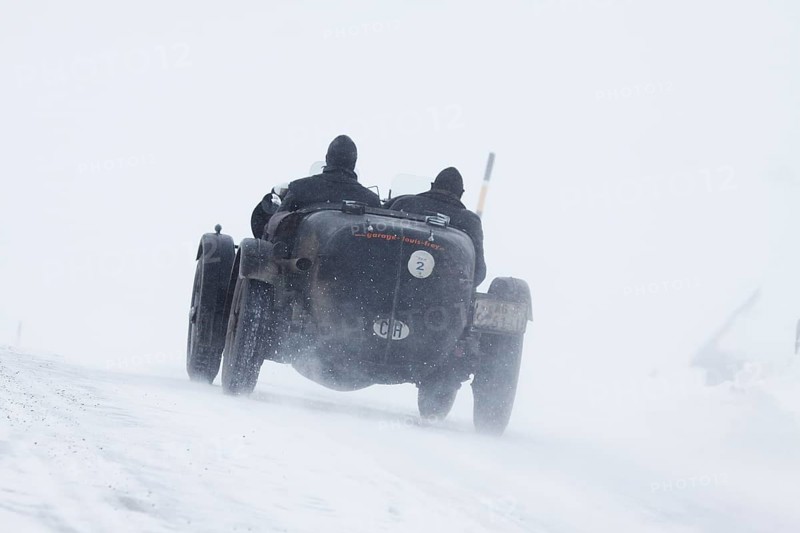 Vintage car rally