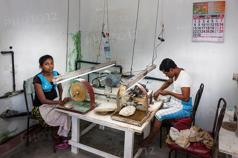 Jewellery production with semi-precious stones