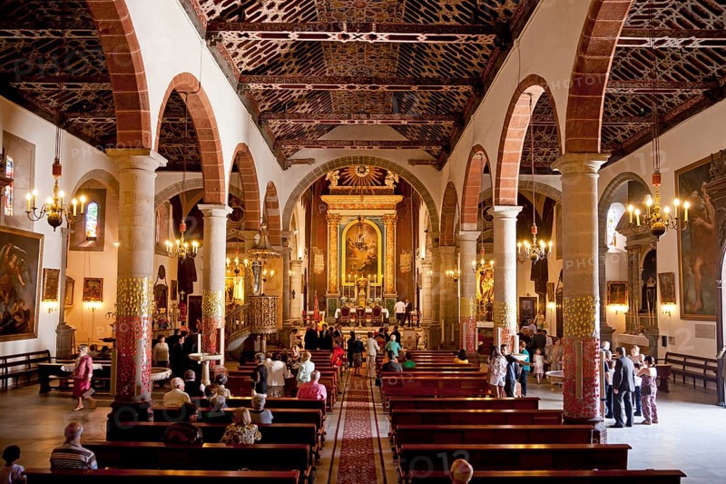 Interior of Iglesia Matriz de El Salvador church