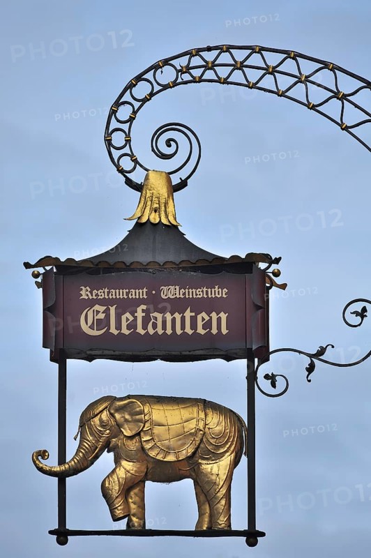 Hanging sign of the Elefanten Restaurant
