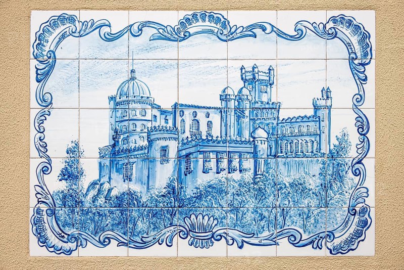 Azulejos showing the Pena National Palace
