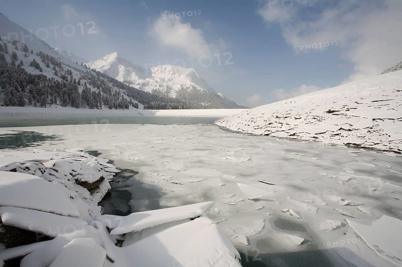 Laengental Reservoir in winter
