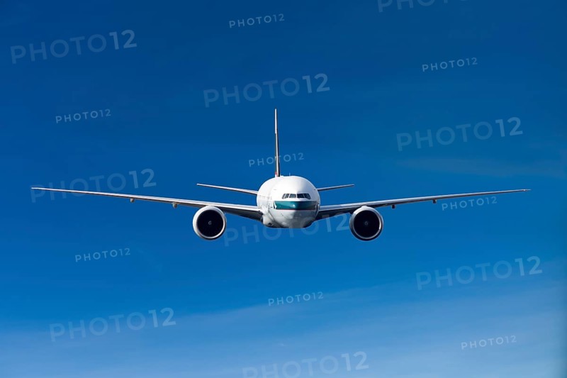 Cathay Pacific Boeing 777-367 ER in flight