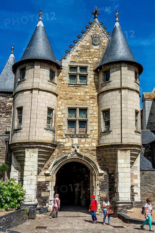 Entrance of the fortified gateway of the Chatelet