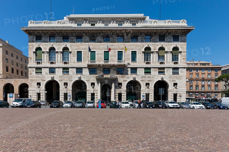 National Bank in Piazza della Vittoria