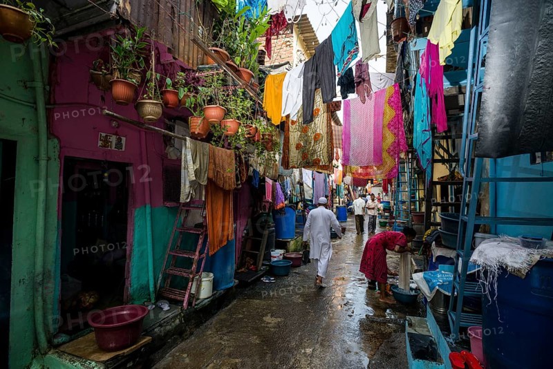 Narrow lane