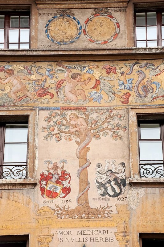 Fresco on the facade of a building on Weinmarkt square
