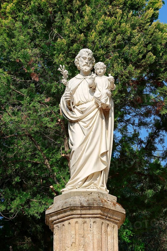 Statue