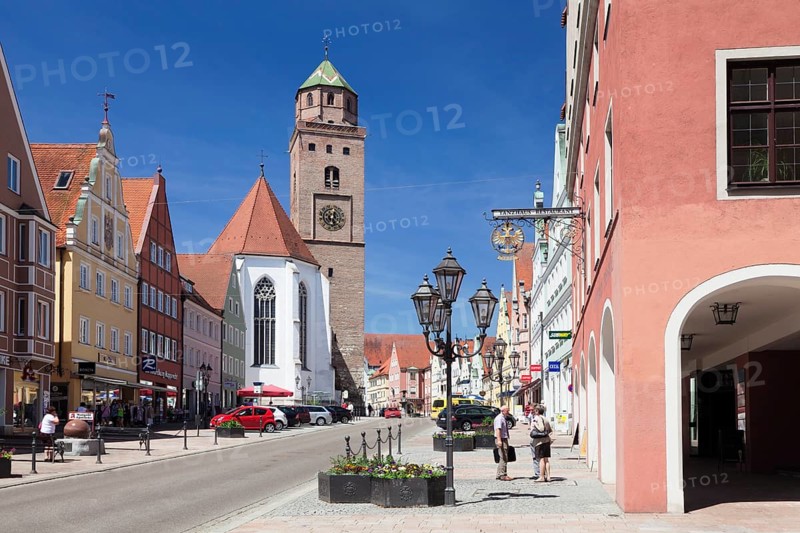 Reichsstadtstrasse street with Liebfrauenmunster or the Munster of our Dear Lady