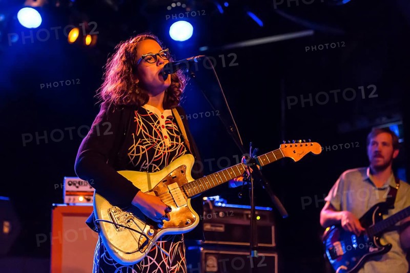 U.S. singer-songwriter Sallie Ford and The Sound Outside performing live in the Schuur concert hall
