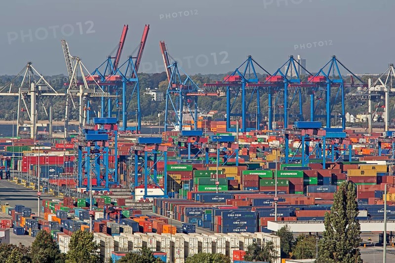 View from the Kohlbrand Bridge onto the Port of Hamburg