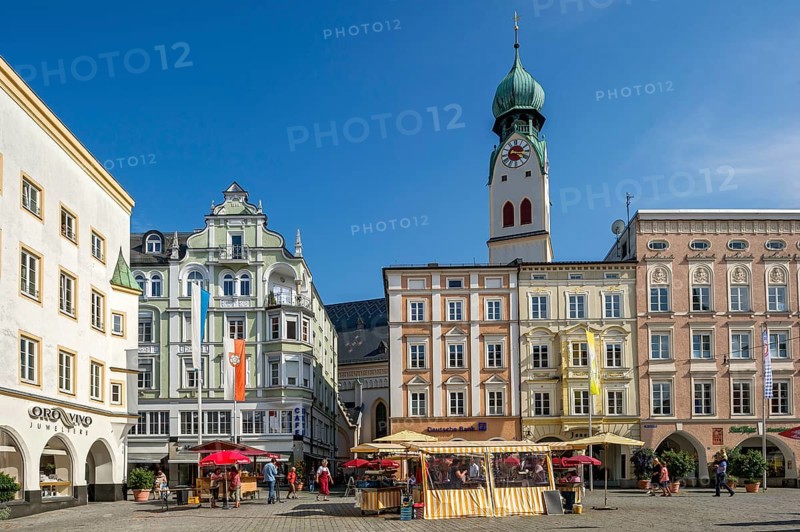 Houses and parish church of St. Nicholas