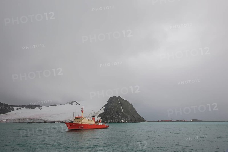 Supply ship off the Argentine research station Orcadas Base