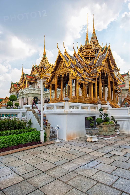 Aphorn Phimok Prasat Pavilion