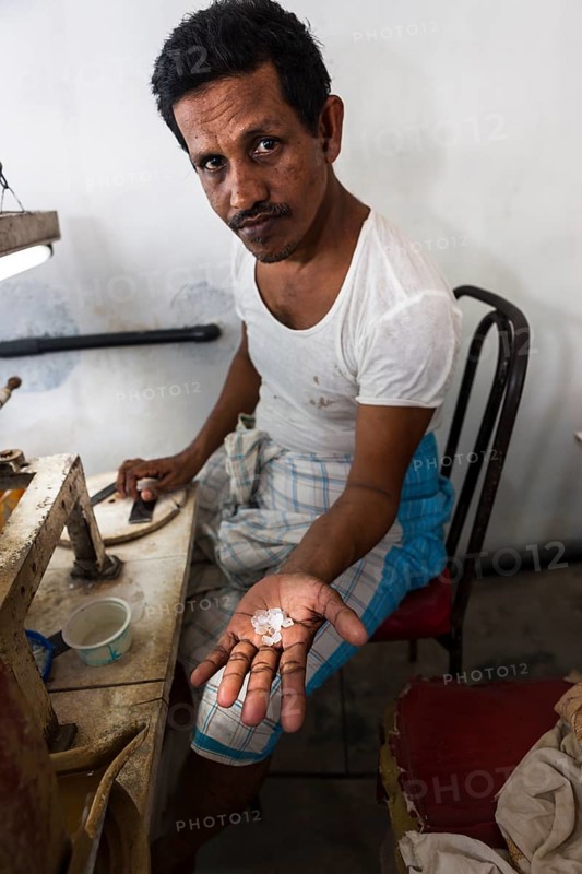 Jewellery production with semi-precious stones