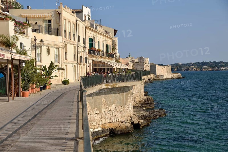 Lungomare Alfeo waterside promenade
