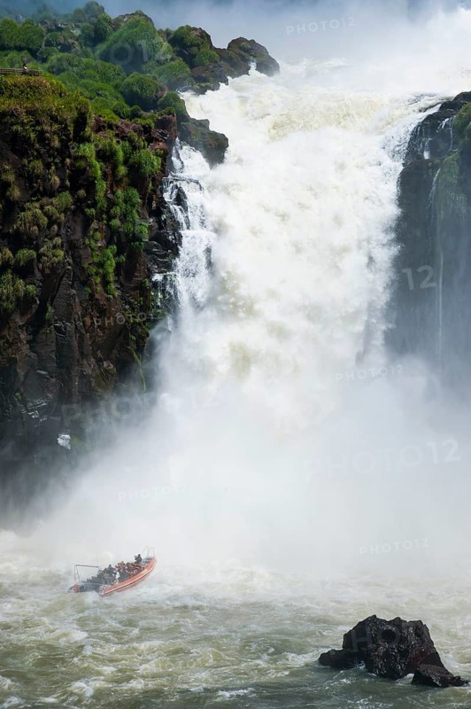 Jetboat underneath the Iguazu Falls