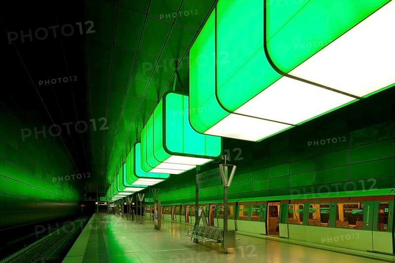 Light installation in the U-Bahn HafenCity Universitat subway station