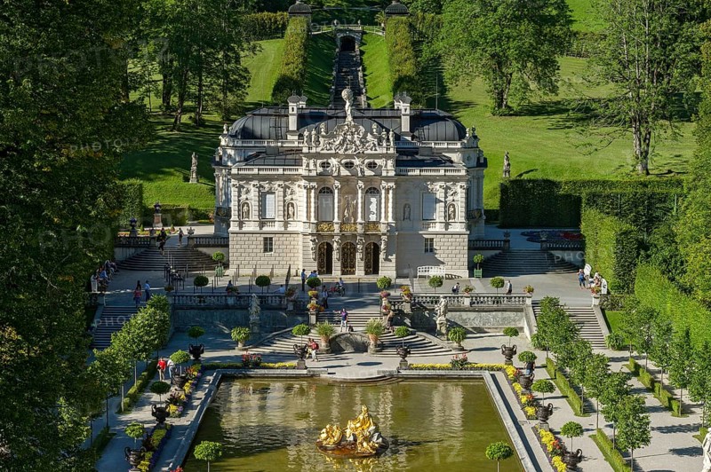 Water parterre in the palace gardens