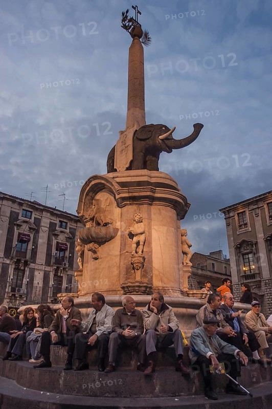 Fontana dell'Elefante fountain on the cathedral square