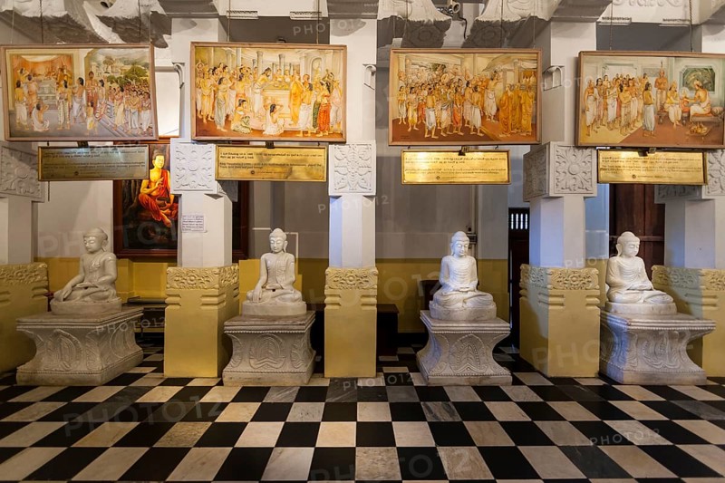 Buddha statues in the Temple of the Sacred Tooth Relic