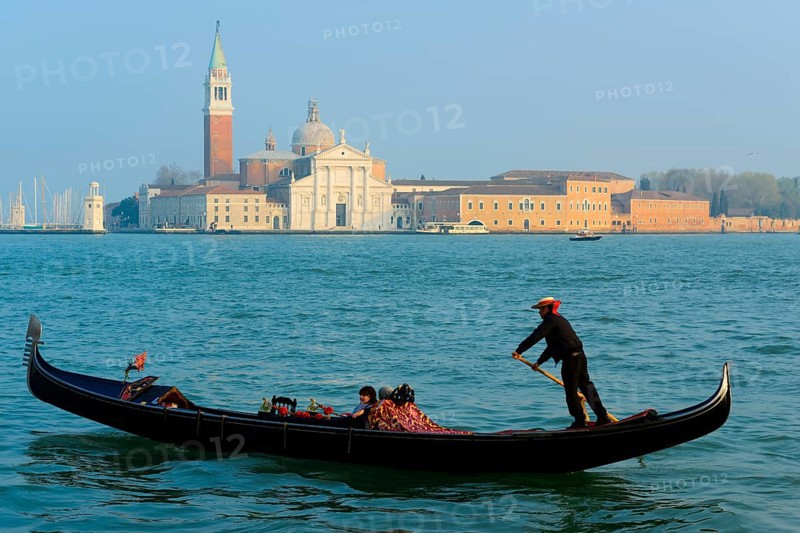 Gondolier onn the Bacino San Marco