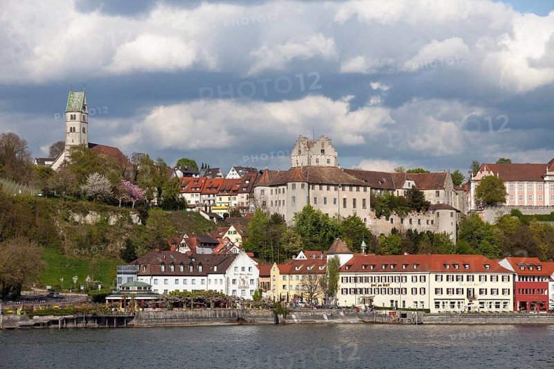 View of the town with the parish church and Burg Meersburg