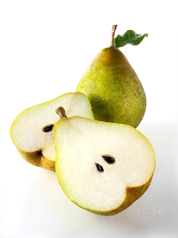 Fresh Conference pears whole and cut