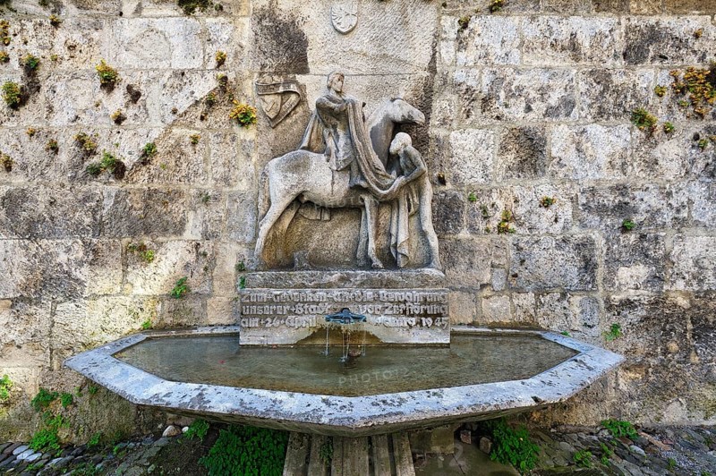 Fountain to commemorate that the city was saved from destruction in 1945