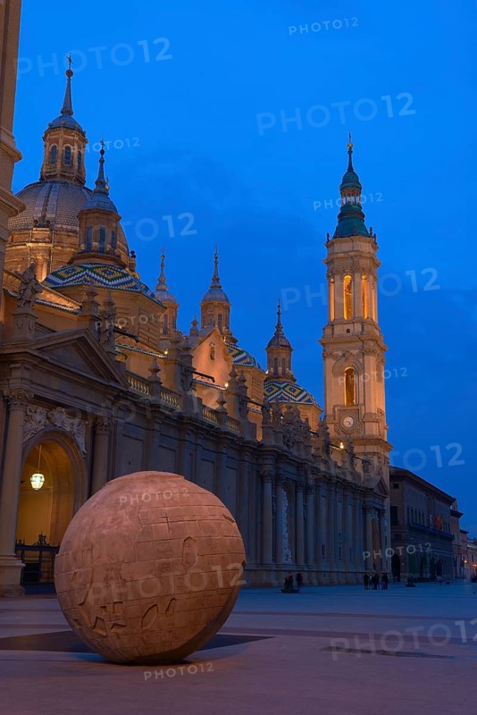 Plaza del Pilar square
