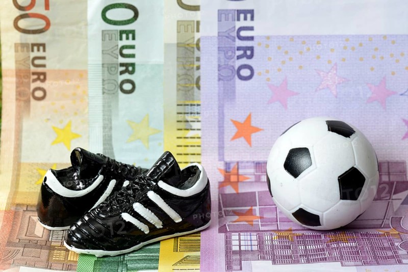 Euro banknotes