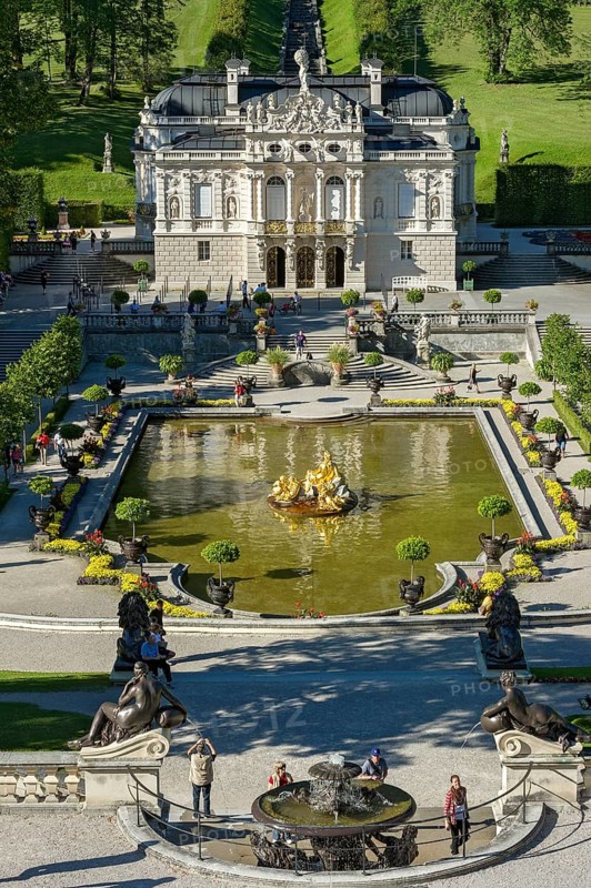 Water parterre with the Flora fountain