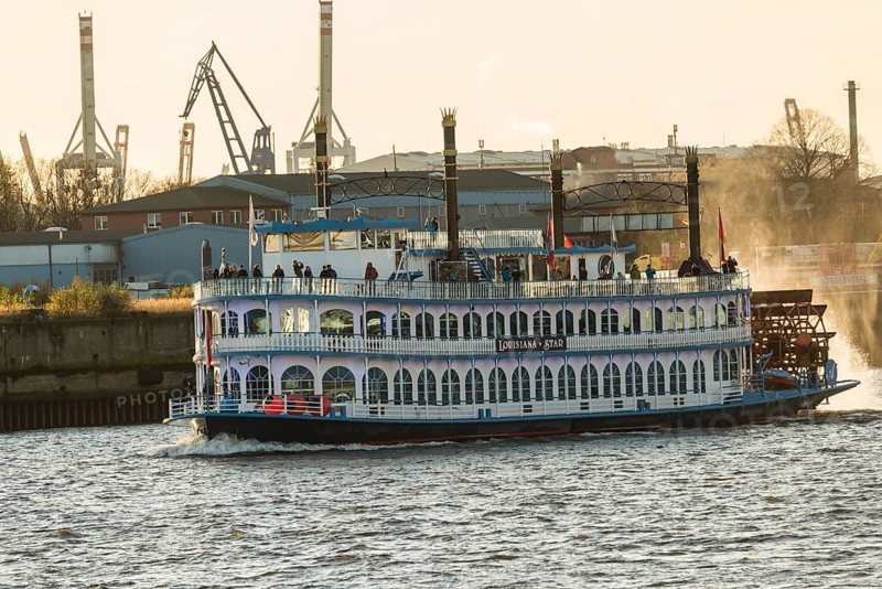 Paddle steamer Louisiana Star