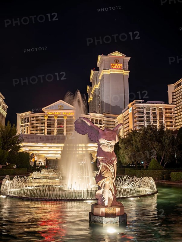 Fountain and Roman statue in front of Hotel and Casino Caesars Palace