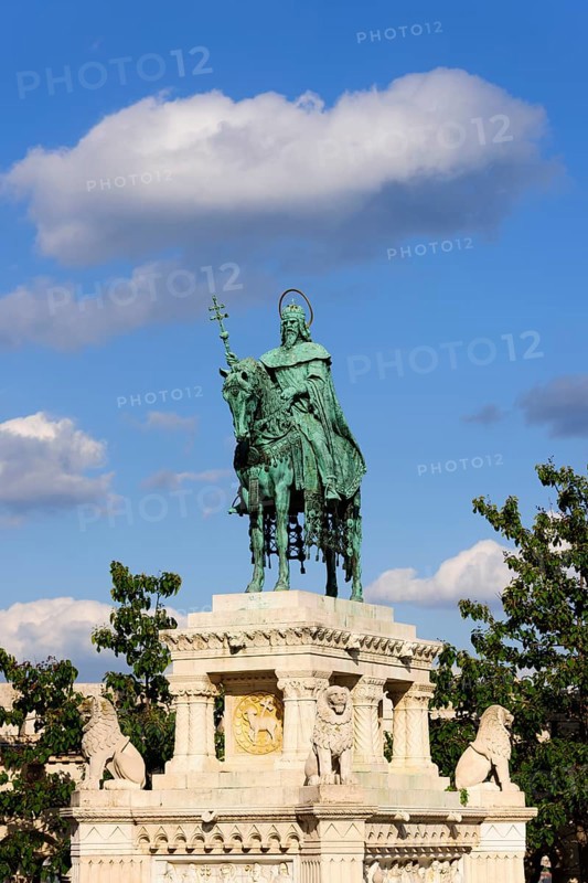 Equestrian statue of King Stephen I