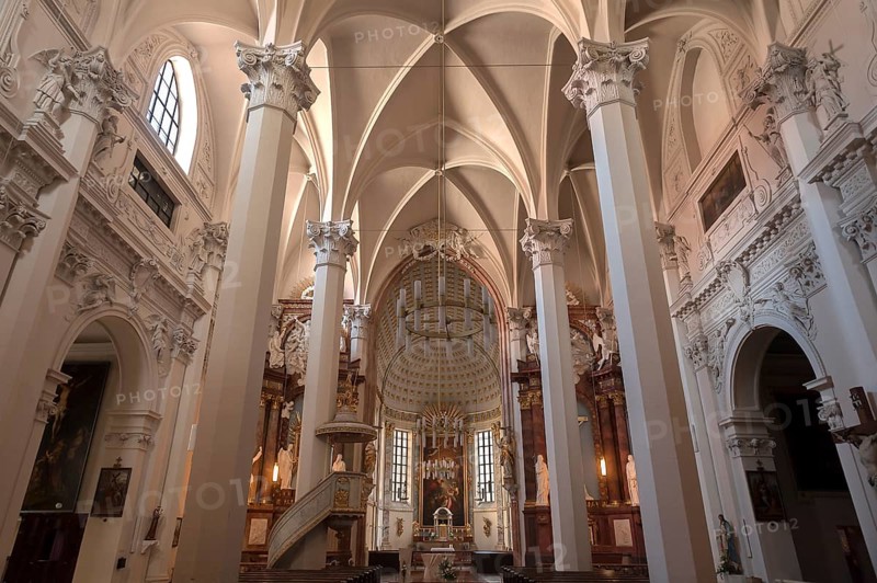 Gothic ceiling vault with the chancel