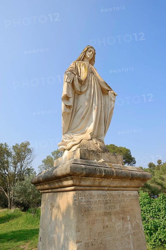 Statue of Madonna