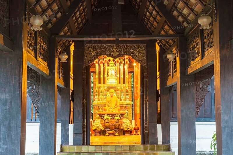 Chapel next to Wat Chedi Luang