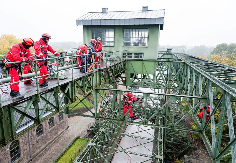 Firefighters practicing rescue from heights on the old Henrichenburg boat lift