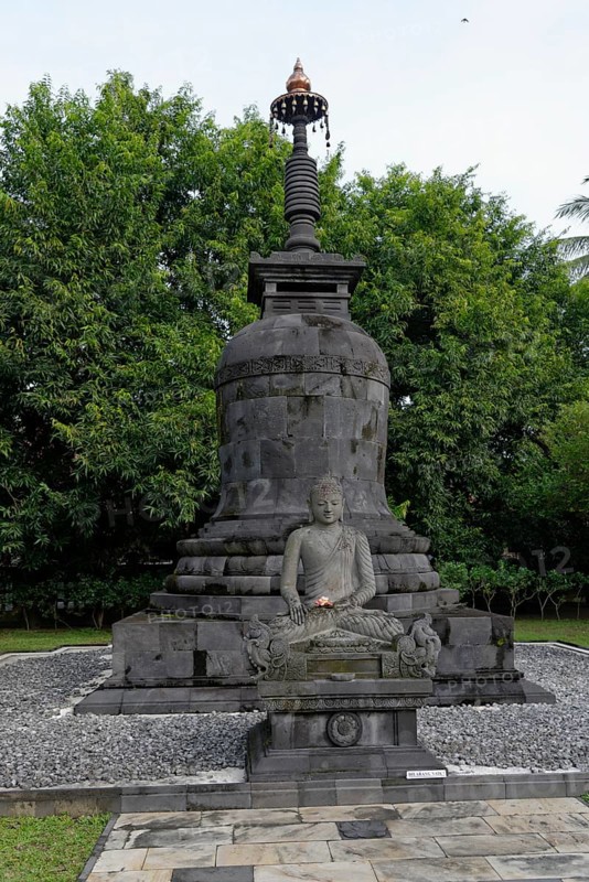 Buddha statue