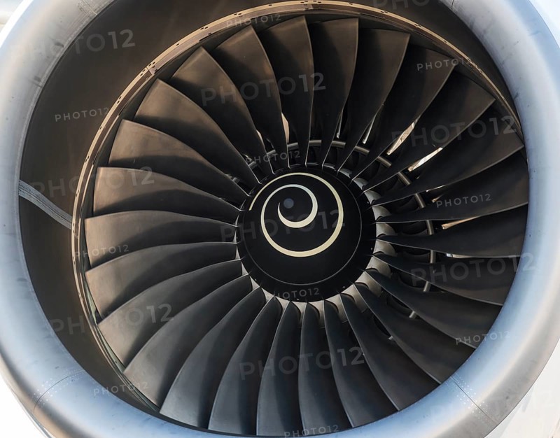 Jet engine