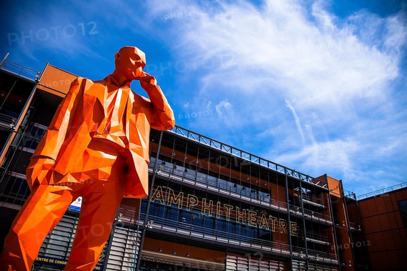 Statue at Palais des Congres de Lyon