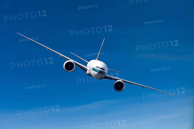 Cathay Pacific Boeing 777-367 ER in flight
