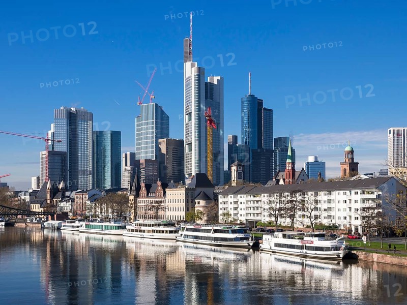 Skyline of Frankfurt with the buildings of Opernturm