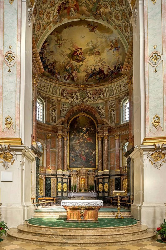 Choir with high altar by Joseph Lindner