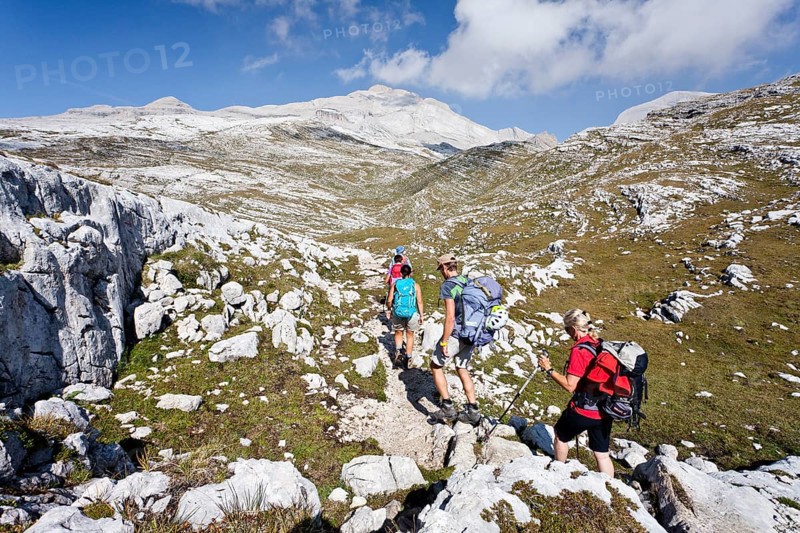 Climbers during the ascent of the Piz de Lavarela in the Fanes group in the Fanes-Senes-Prague