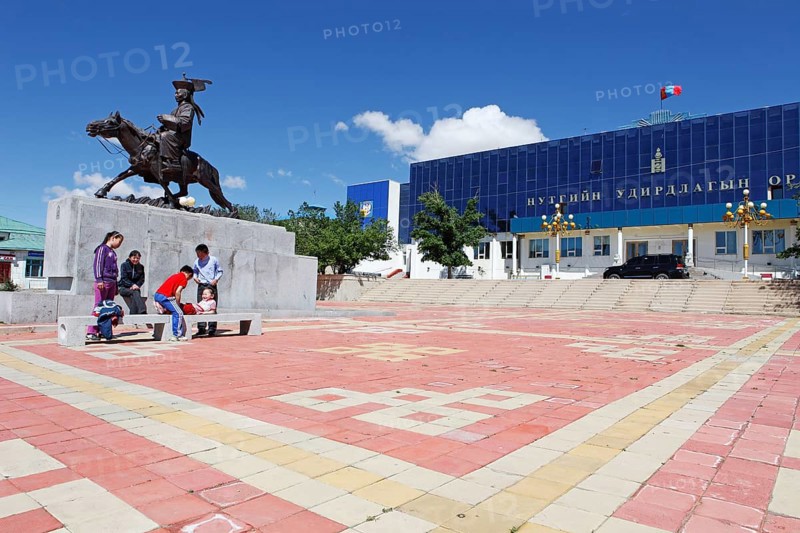 City Hall square with equestrian statue of Tschagdardsav and City Hall
