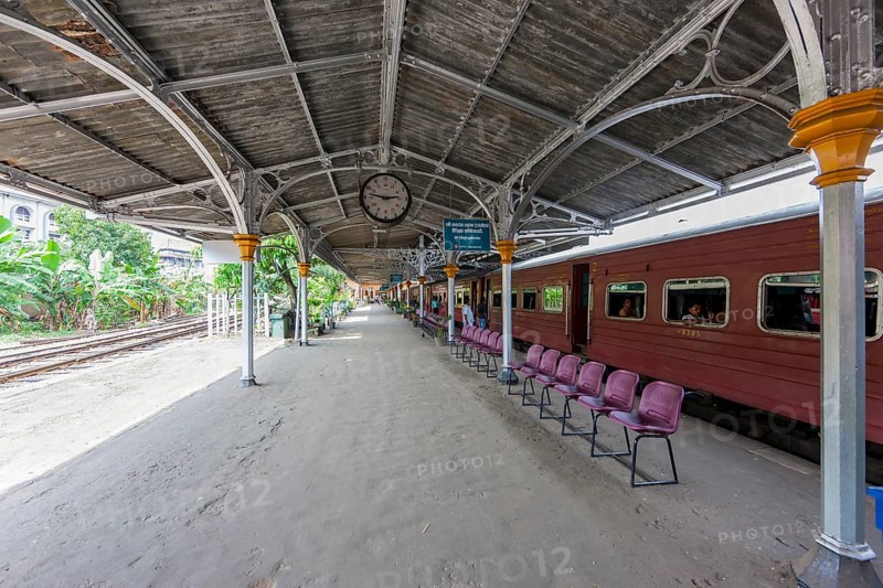 Platform of the railway station in the village of Deiyannewela