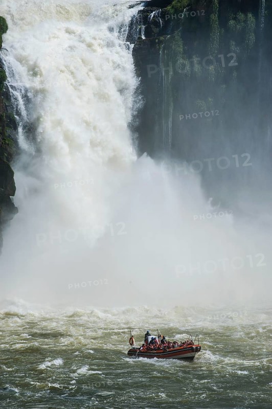 Jetboat underneath the Iguazu Falls
