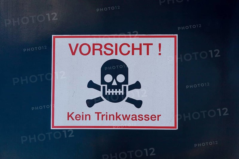 Sign 'Vorsicht! Kein Trinkwasser'